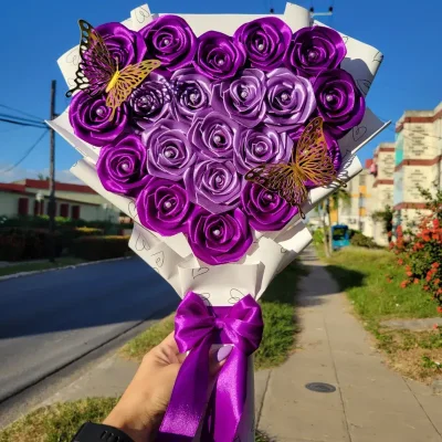 20 rosas en forma de corazón