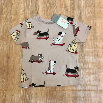 Pulóver con perritos