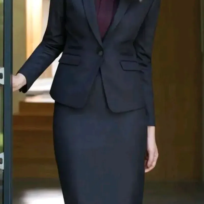 Conjunto blazer y saya mediana