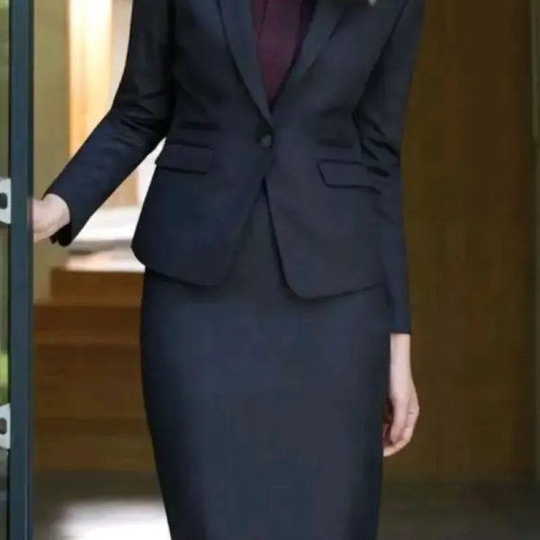 Conjunto blazer y saya mediana
