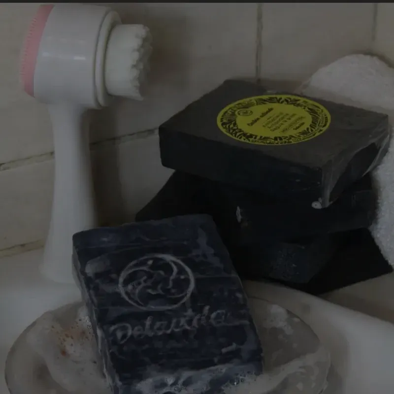 Jabón de Carbón Activado
