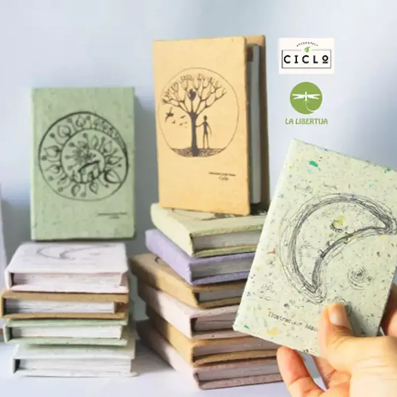 Ajenditas de papel manufacturado