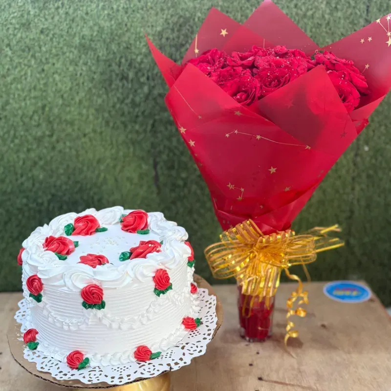 Combo pastel gigante con ramo rosas eternas(pastel y color varia a gusto cliente)