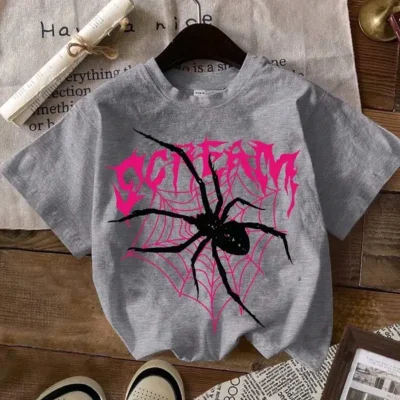 Camiseta gris con diseño de araña