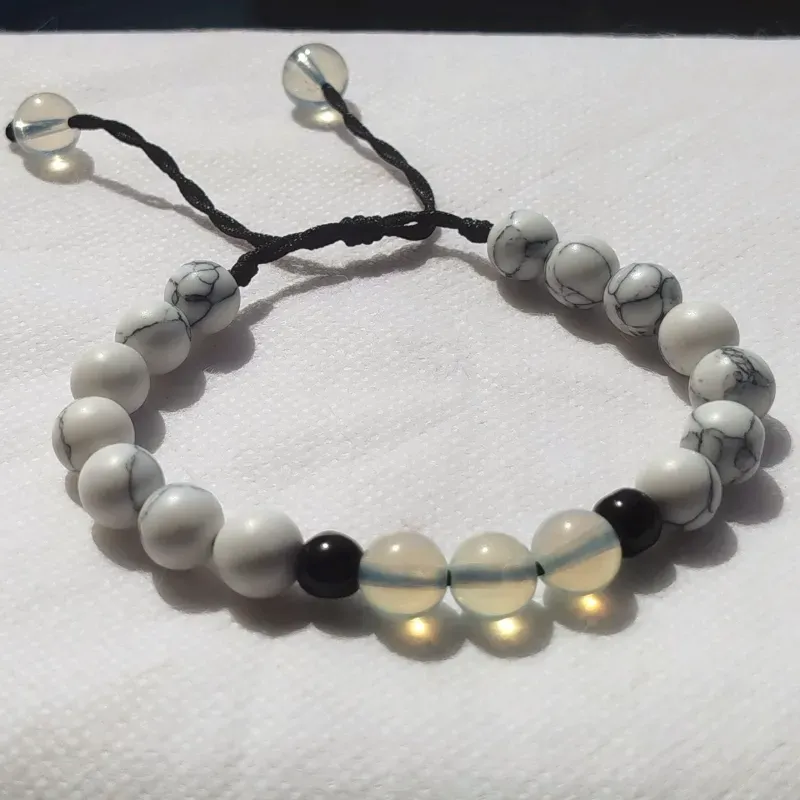 Pulsera Howlita y Piedra lunar