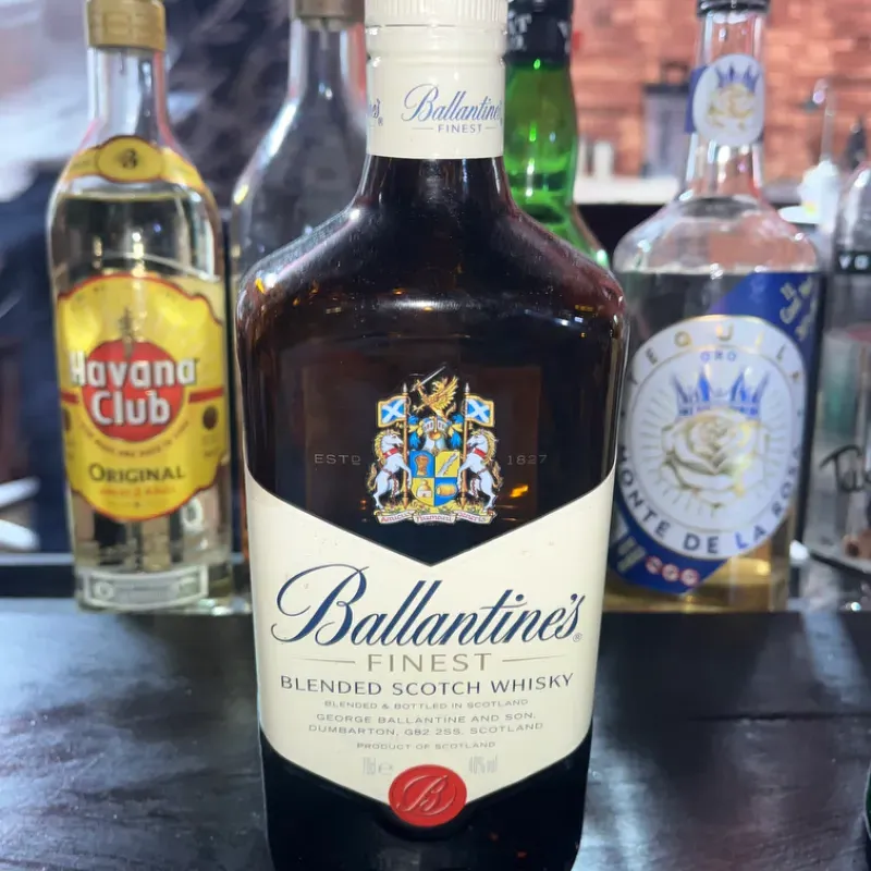 Trago de Ballantines