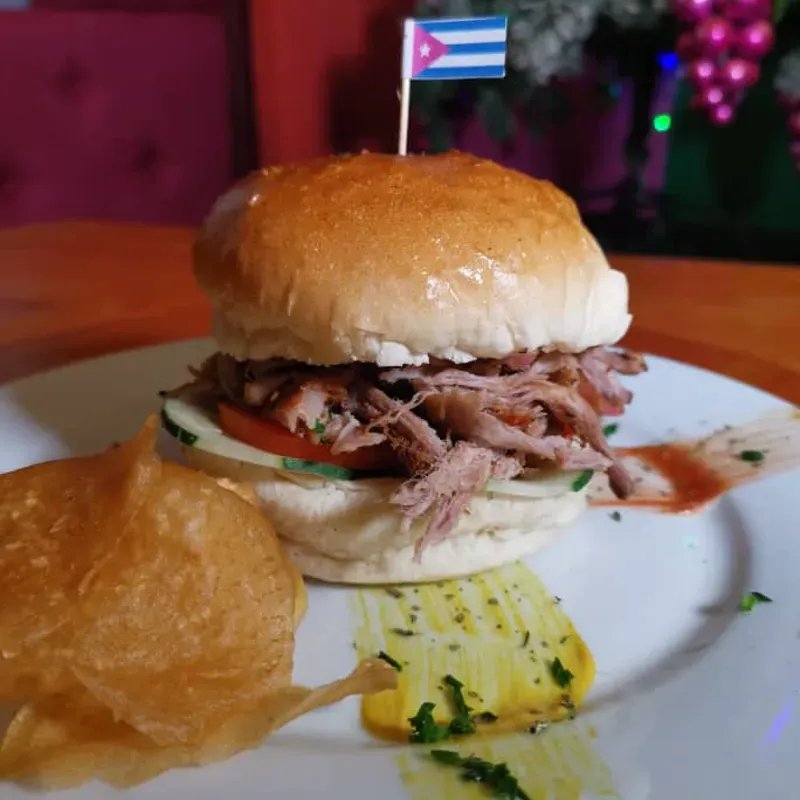 Sandwich de cerdo asado