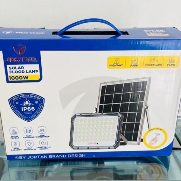 LÁMPARA RECARGABLE CON PANEL