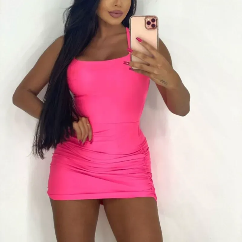Vestido rosa de latex