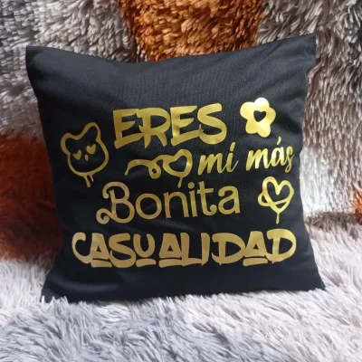 Cojín negro grande