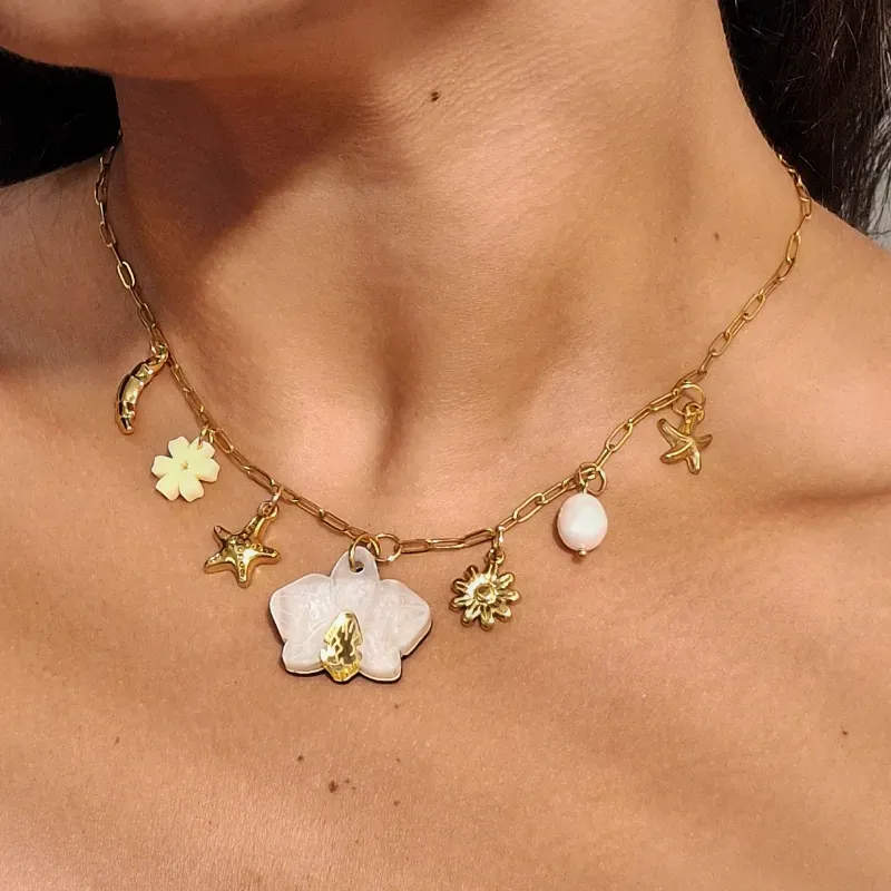 Collar dorado Orquídea Blanca