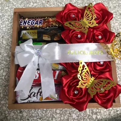 Caja con rosas y chocolates