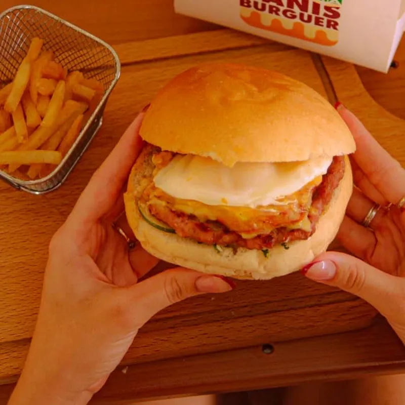 Danis Burguer de Res + Q.Gouda