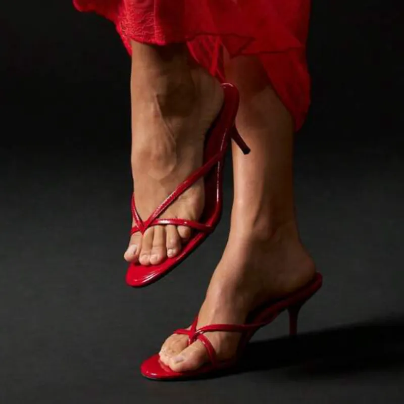 Sandalias de tacón rojo