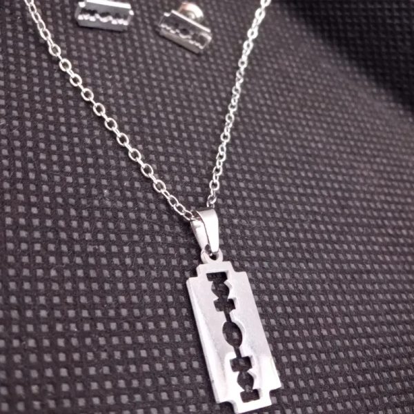 Set de Collar y Aretes de Cuchillas