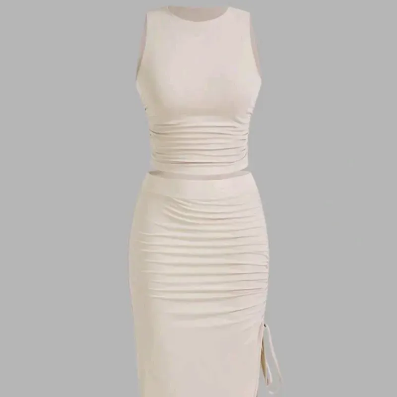  Conjunto de falda larga fruncida y top estilo camiseta — Beige