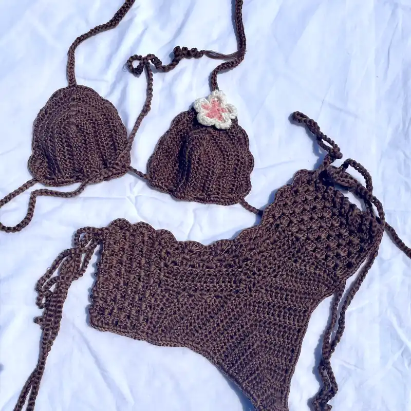 Bikini hawaiano de tiro alto con abanicos