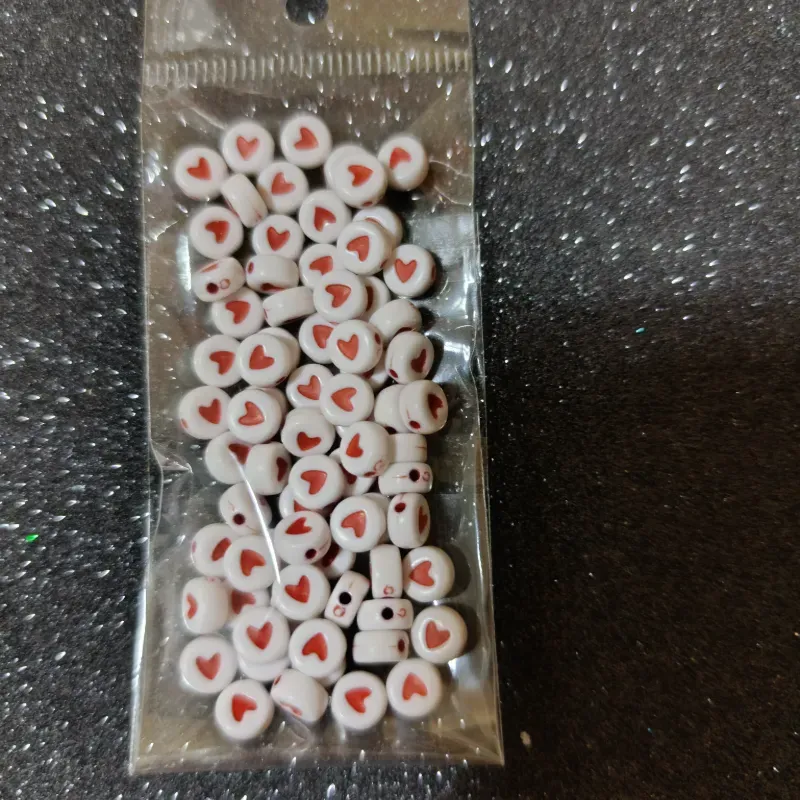 Cuenta con fondo blanco y corazón ❤️ relleno