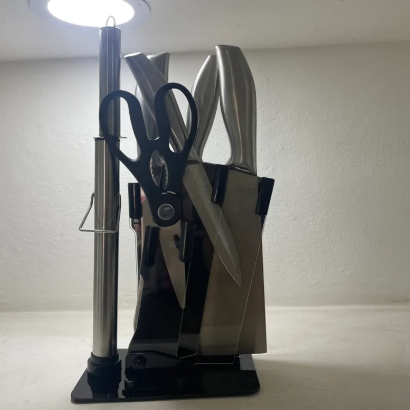 Juego de cuchillos de acero inoxidable de 7 piezas.