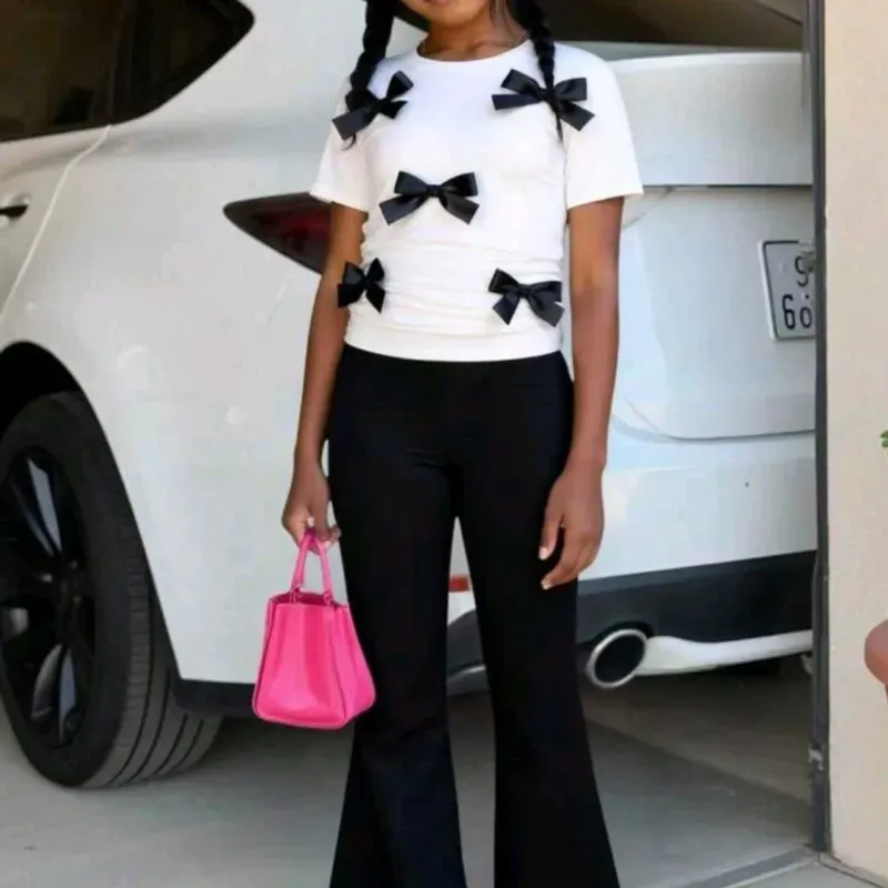  Conjunto de licra y blusa — Negro/ Blanco