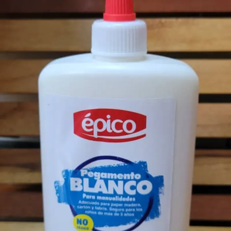 Pegamento blanco