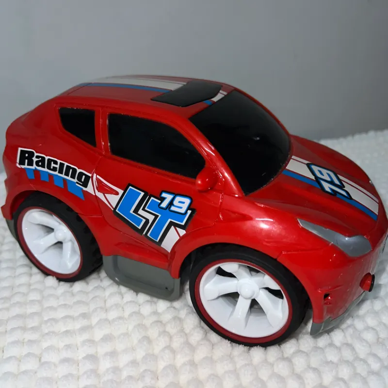 Carrito de carreras rojo