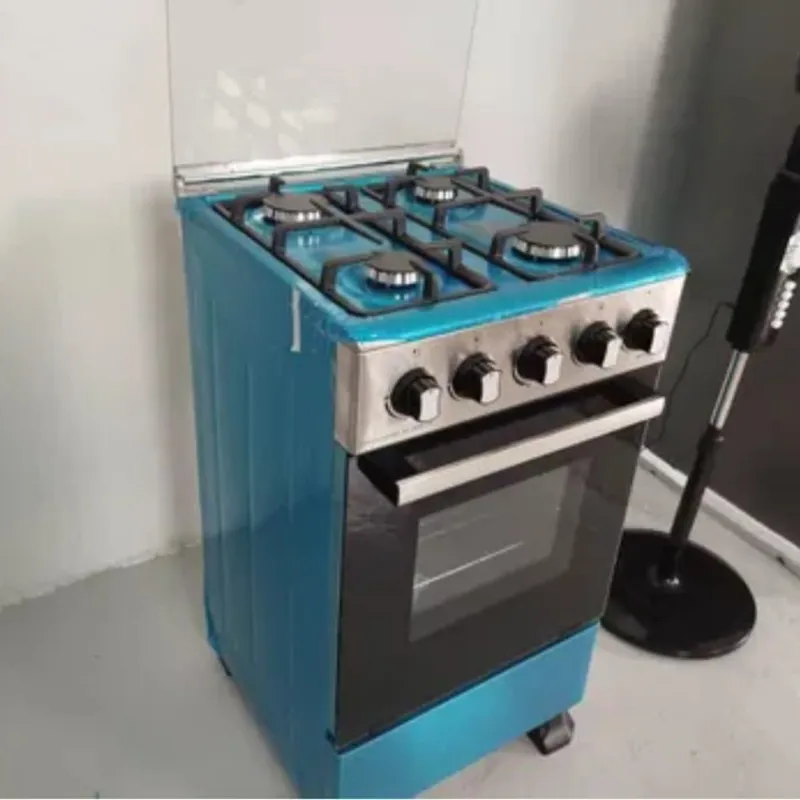 Fogón con horno de 4 quemadores