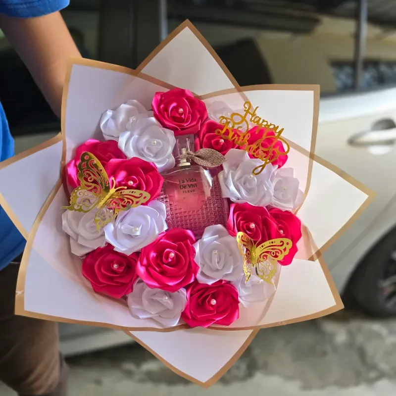 Ramo con Perfume Disponible para Entrega inmediata