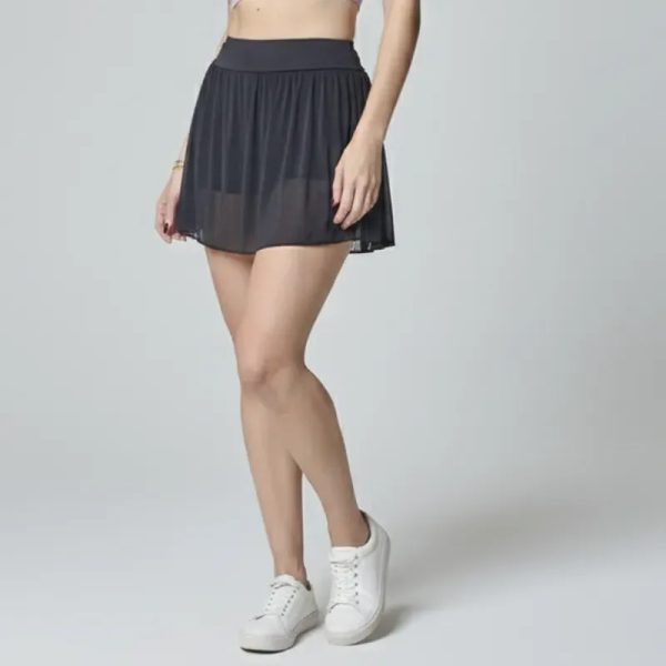 Falda negra con tul