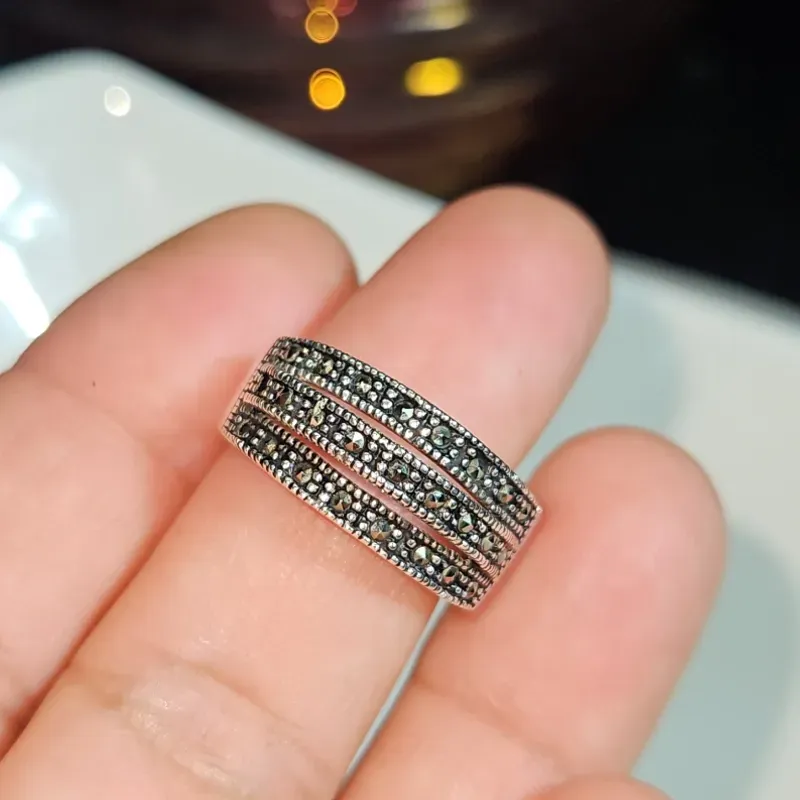 Anillo de plata 925 y Marquesitas.