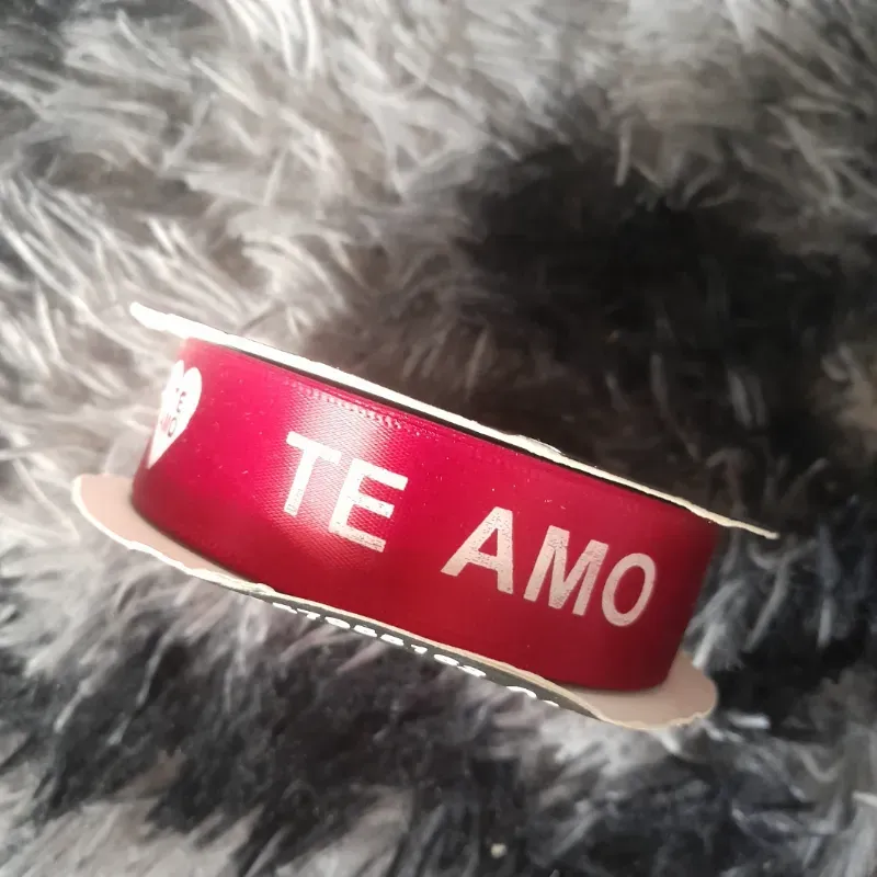 Cinta satin roja  TE AMO