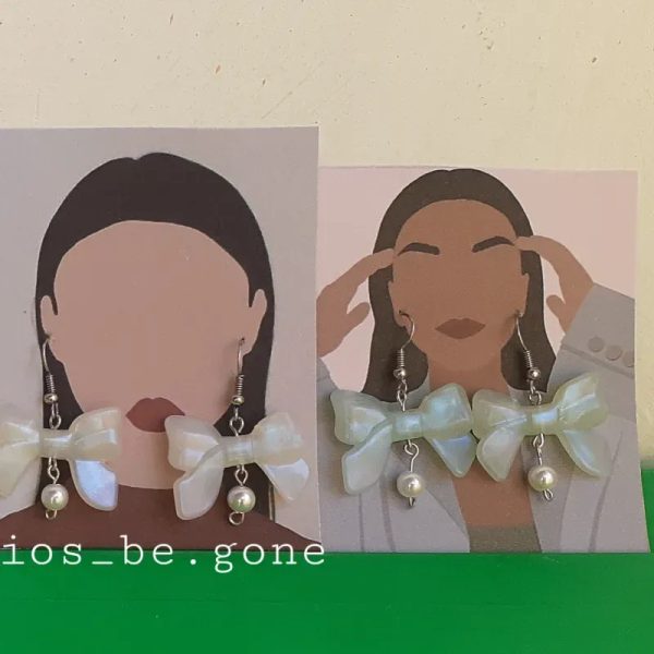 Aretes de lazos tornasol luminoso