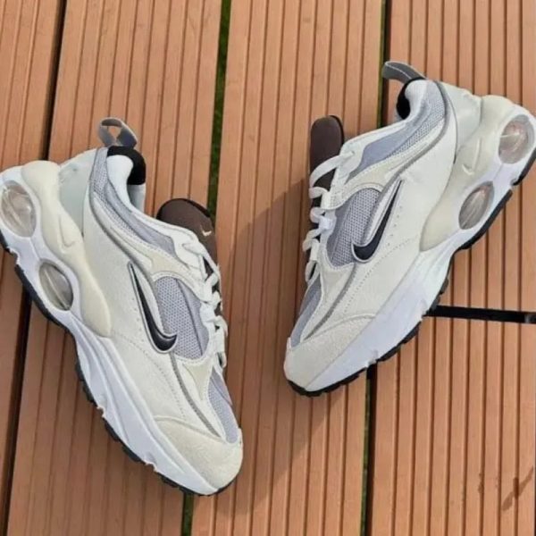 Nike valvulas beige y carmelitas