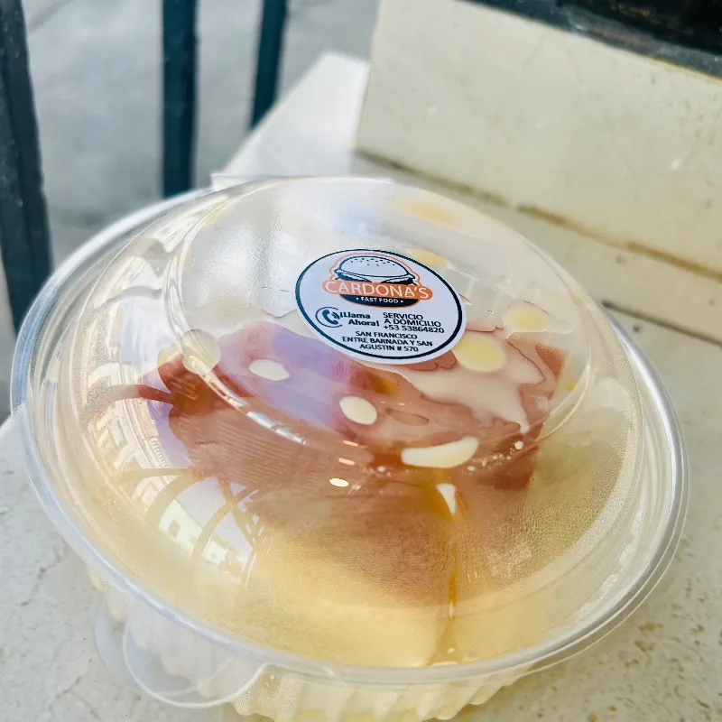 Flan de Leche Cardona's 