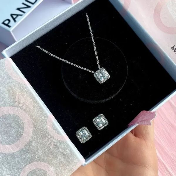 Cadena Pandora