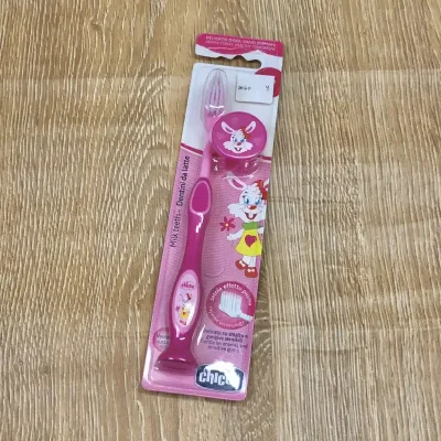 Cepillo de dientes con conejita