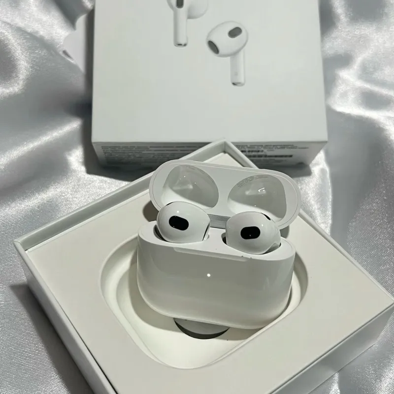 AirPods