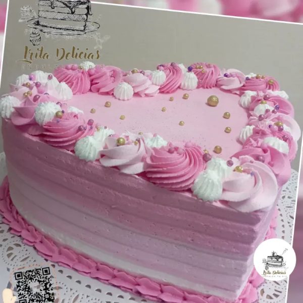 Torta de Corazón de Crema Chantilly (Nata)