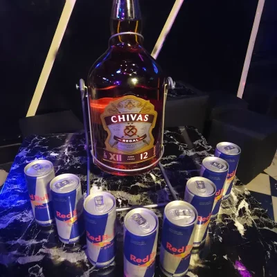 BALANCIN CHIVAS REGAL 12 AÑOS + 8 REDBULL