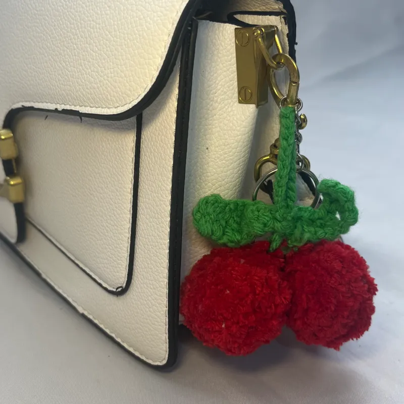 Llavero de cerezas  ❣️