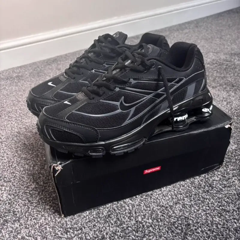 Nike Shox 4 Muelles Negras Supreme
