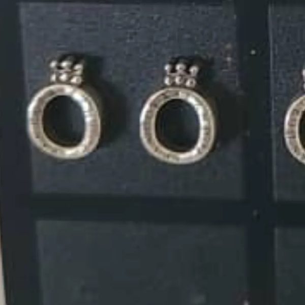 Aretes PANDORA ( O CORONA)