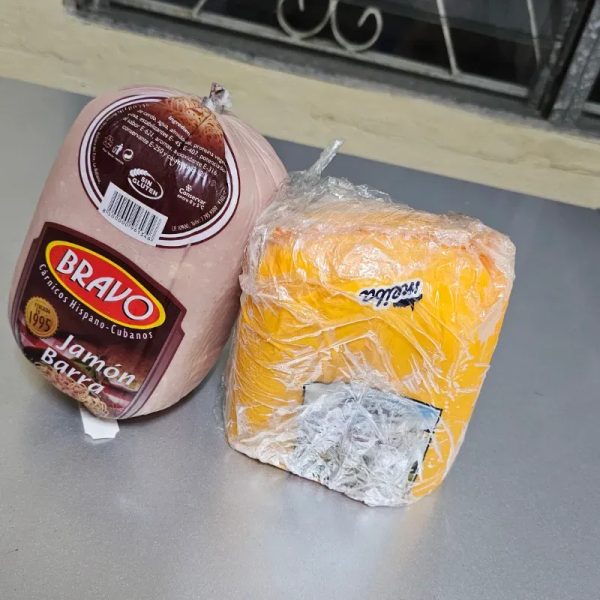 Conjunto de Jamón Bravo y mitad de Queso Gouda
