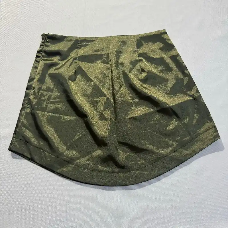 Saya Verde Olivo Corta de Satin