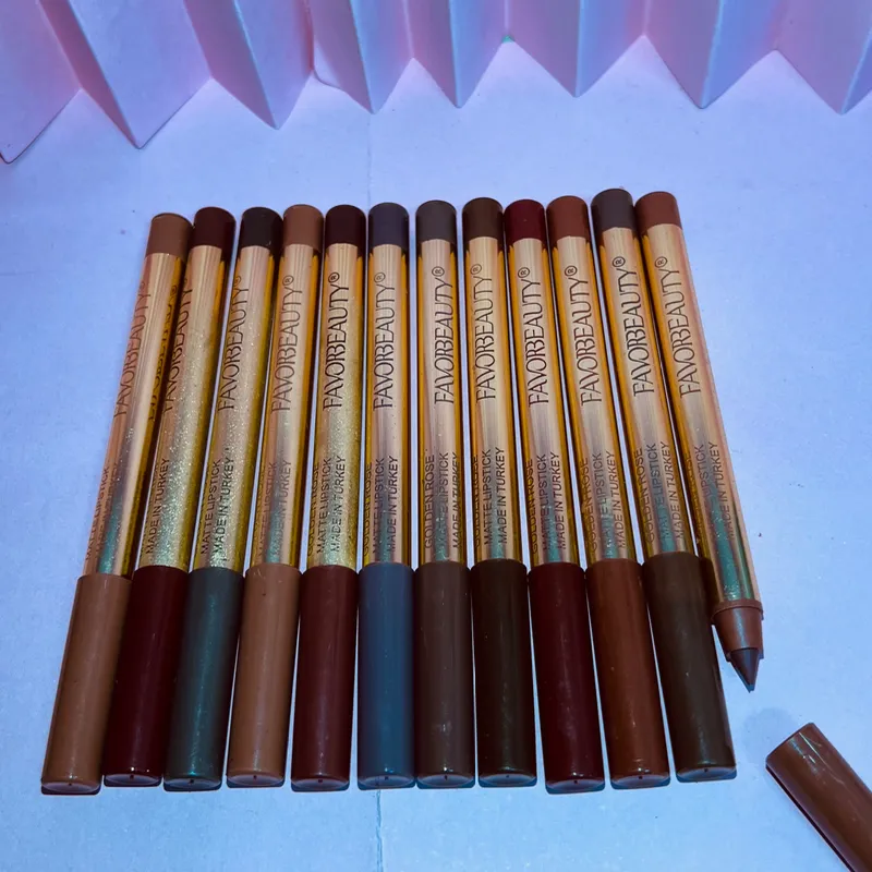 Delineador de labios✨