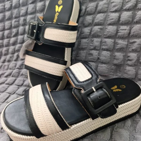 Sandalias altas