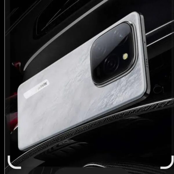 Tecno Pova 6 5g (8 +8 ram y 256 GB)