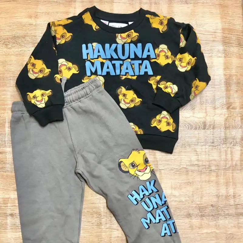 Conjunto de niño con temática del Rey Leon