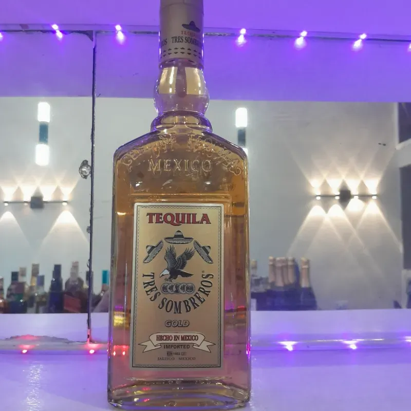 3 SOMBREROS REPOSADO