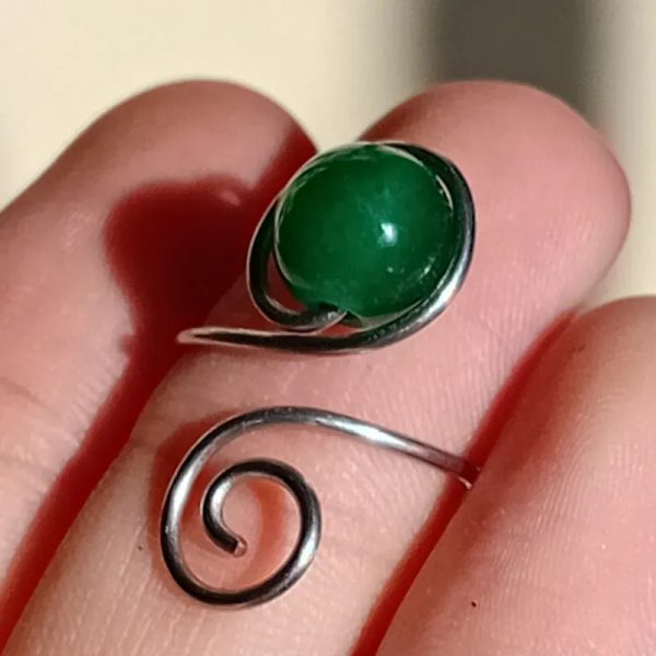 Anillo ajustable de cuenta y espiral
